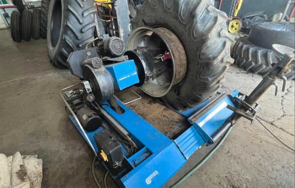 Vesconite Bearings innovates in the tractor tyre replacement market