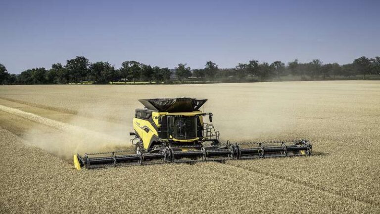 Top 7 largest combine harvesters in the world