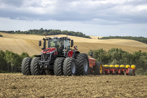 Massey Ferguson’s 9S Series wins prestigious Innovation Farm Machinery Award