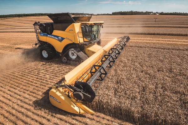 New Holland CR10.90 Combine