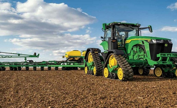 Tires vs. Tracks: Which is best for your farm machinery?