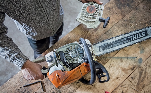 10 battery chainsaw maintenance tips