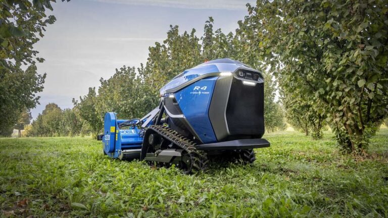 New Holland Unveils Autonomous R4 Robot Series, Signaling a New Era for Specialty Crop Farming