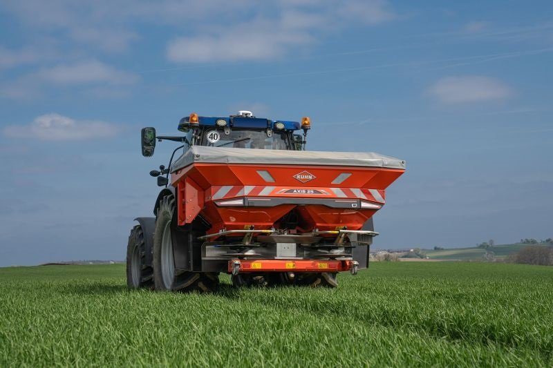 Could the KUHN AXIS 25 Make Precision Fertiliser Spreading