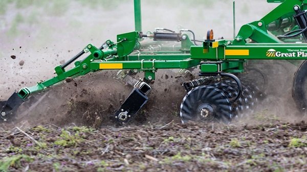 Exploring the benefits of vertical tillage for modern crop production
